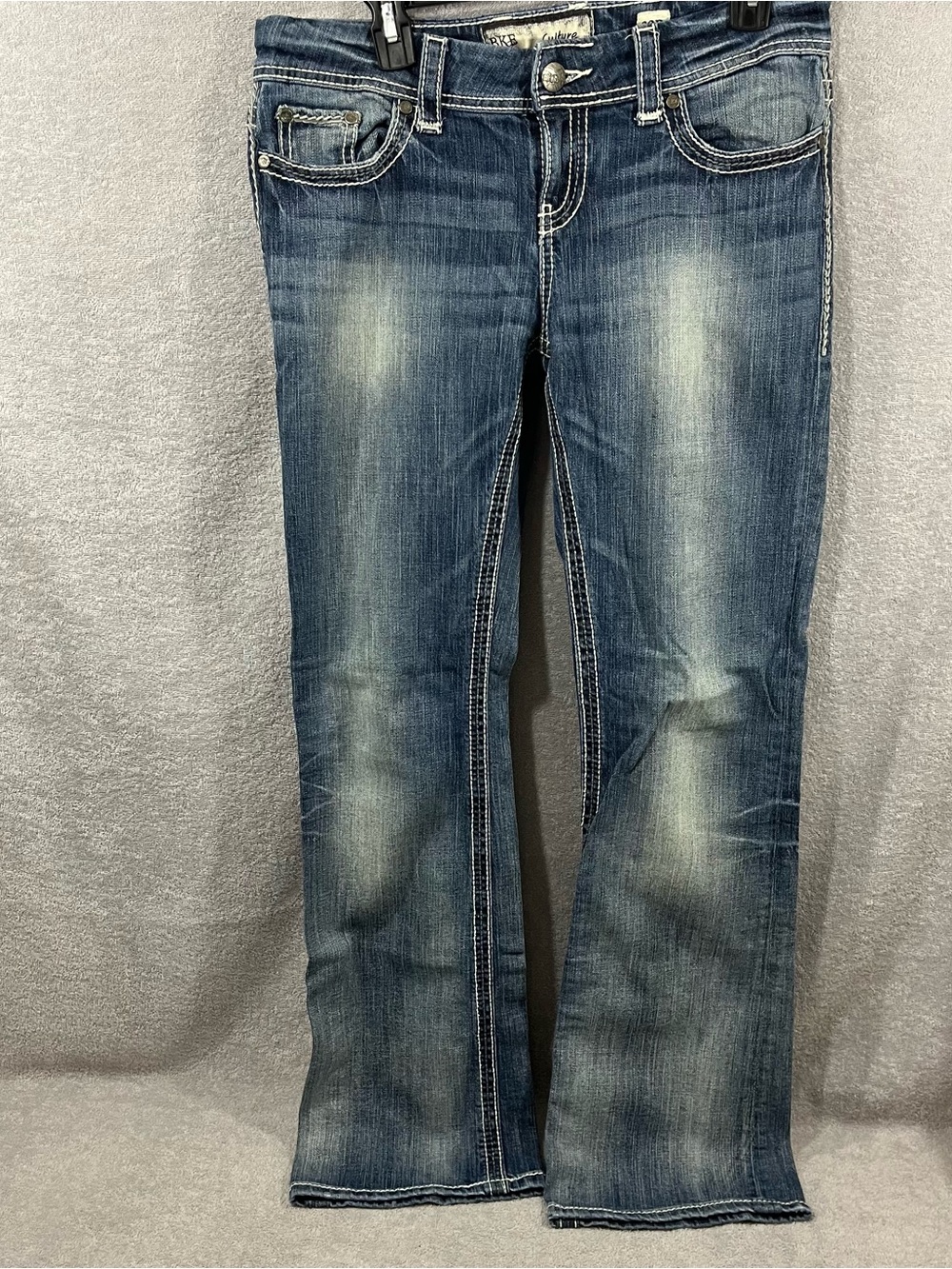 BKE Culture Bootcut Jeans Womens 30R Blue Light Wash Distressed Stretch Denim